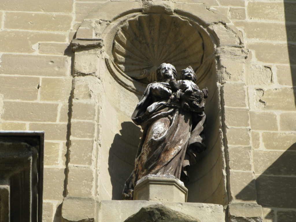 Vierge à l'enfant, Détail de la chapelle du lycée Gabriel Faure